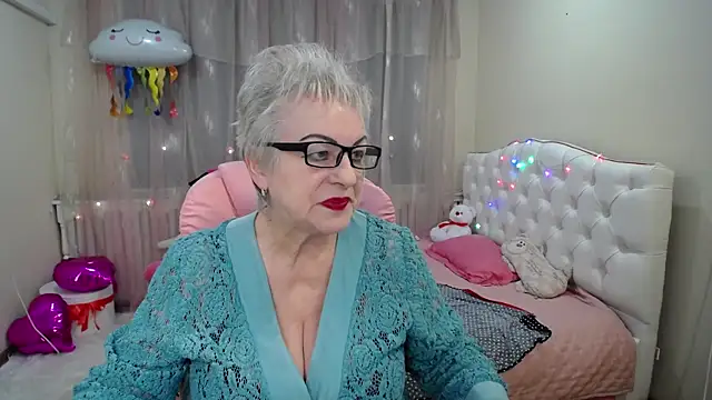 Snapshot of KayleSmoll chatting on January 28, 2025, 10:23 pm KayleSmoll online show from January 28, 2025, 10:23 pm