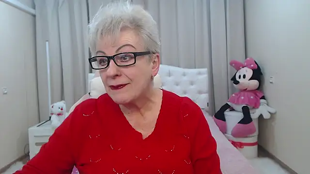 KayleSmoll online show from February 16, 2026, 7:32 pm