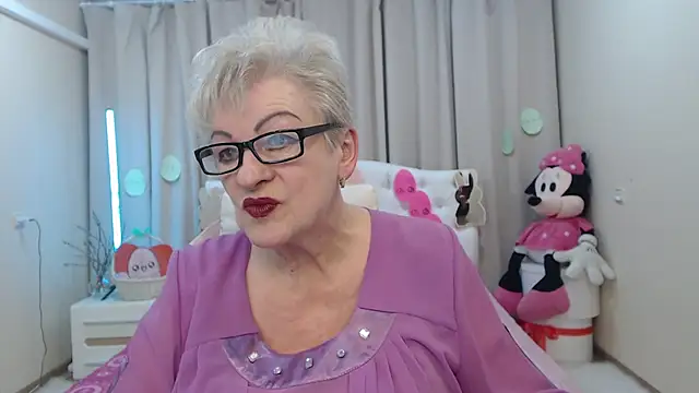 KayleSmoll online show from April 3, 2026, 6:50 pm