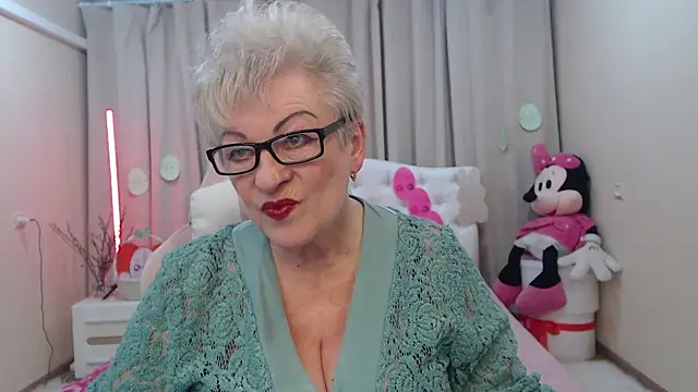 KayleSmoll online show from April 10, 2026, 6:56 pm