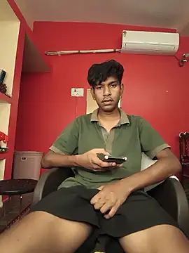 Snapshot of richardjames95 chatting on July 17, 2026, 6:35 pm richardjames95 online show from July 17, 2026, 6:35 pm