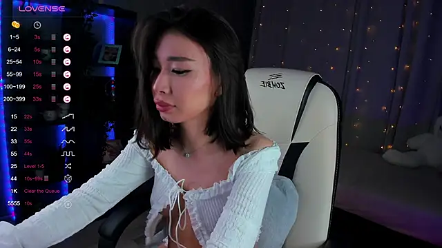 Snapshot of sensualily chatting on March 12, 2025, 5:28 pm sensualily online show from March 12, 2025, 5:28 pm