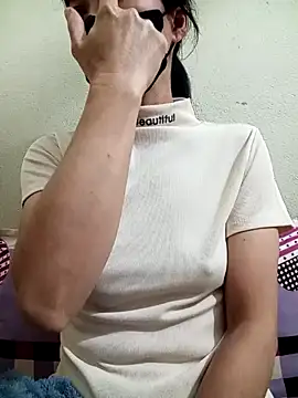 YunLem online show from January 18, 2025, 2:12 pm