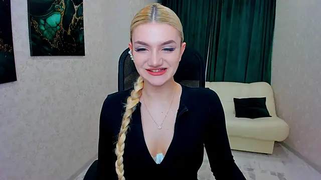 Snapshot of SelenaeMoore chatting on March 11, 2025, 11:12 am SelenaeMoore online show from March 11, 2025, 11:12 am