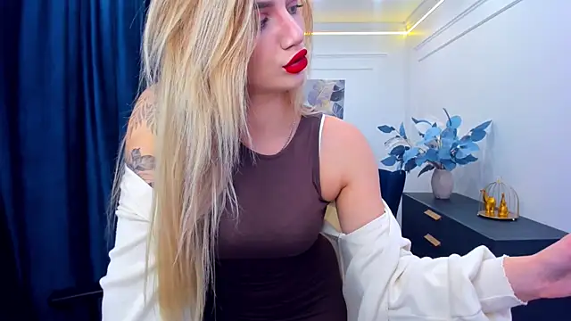 Snapshot of SelenaeMoore chatting on September 18, 2025, 3:52 am SelenaeMoore online show from September 18, 2025, 3:52 am