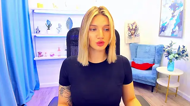 SelenaeMoore online show from May 16, 2026, 6:50 pm