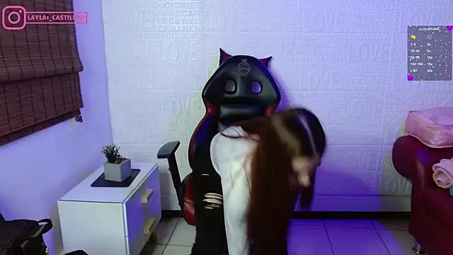 Snapshot of Layla_castilloo chatting on February 5, 2025, 8:14 pm Layla castilloo online show from February 5, 2025, 8:14 pm