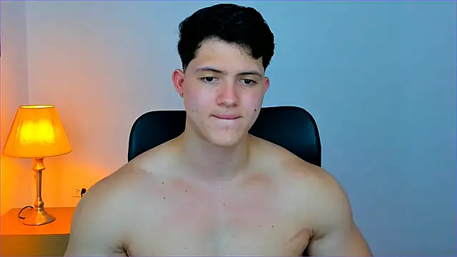 Snapshot of Hazzan_Velez chatting on February 25, 2025, 11:44 pm Hazzan Velez online show from February 25, 2025, 11:44 pm