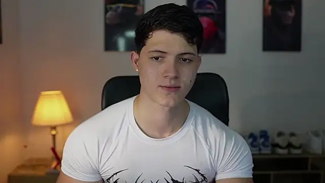 Snapshot of Hazzan_Velez chatting on October 16, 2025, 10:33 pm Hazzan Velez online show from October 16, 2025, 10:33 pm