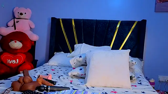 Snapshot of Cherriikenzie chatting on April 8, 2026, 3:28 am Cherriikenzie online show from April 8, 2026, 3:28 am