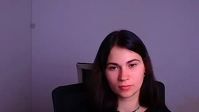 Snapshot of Loon_Amore chatting on December 7, 2024, 11:01 pm Loon Amore online show from December 7, 2024, 11:01 pm