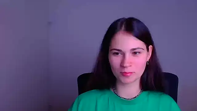 Snapshot of Loon_Amore chatting on December 25, 2024, 10:37 pm Loon Amore online show from December 25, 2024, 10:37 pm