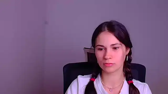 Snapshot of Loon_Amore chatting on January 9, 2025, 7:18 pm Loon Amore online show from January 9, 2025, 7:18 pm