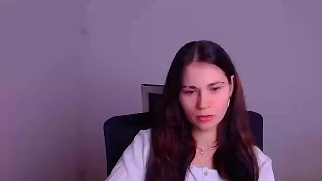 Snapshot of Loon_Amore chatting on January 11, 2025, 7:38 pm Loon Amore online show from January 11, 2025, 7:38 pm