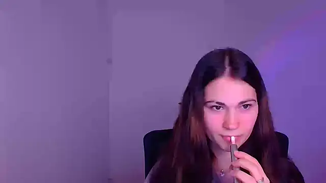 Snapshot of Loon_Amore chatting on January 14, 2025, 7:32 pm Loon Amore online show from January 14, 2025, 7:32 pm