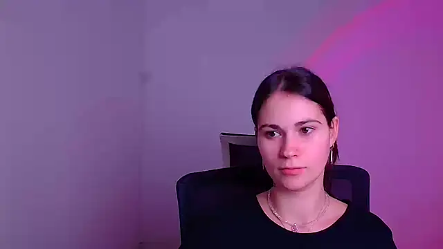 Snapshot of Loon_Amore chatting on January 20, 2025, 10:37 pm Loon Amore online show from January 20, 2025, 10:37 pm