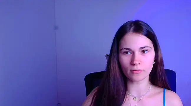Snapshot of Loon_Amore chatting on February 7, 2025, 7:38 pm Loon Amore online show from February 7, 2025, 7:38 pm