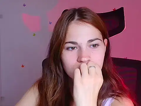 Snapshot of Loon_Amore chatting on September 10, 2025, 6:24 am Loon Amore online show from September 10, 2025, 6:24 am