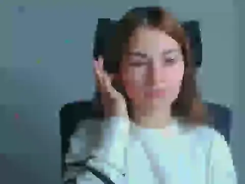 Snapshot of Loon_Amore chatting on October 11, 2025, 5:50 am Loon Amore online show from October 11, 2025, 5:50 am