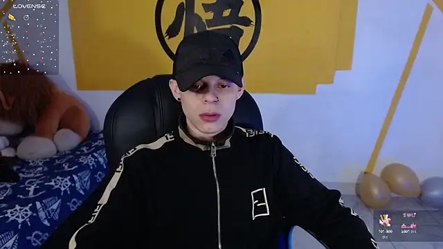 Snapshot of Matthew_Boy_ chatting on February 2, 2025, 4:48 am Matthew Boy  online show from February 2, 2025, 4:48 am