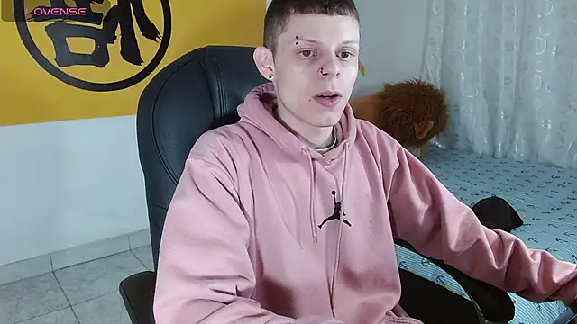 Snapshot of Matthew_Boy_ chatting on February 26, 2025, 4:58 am Matthew Boy  online show from February 26, 2025, 4:58 am