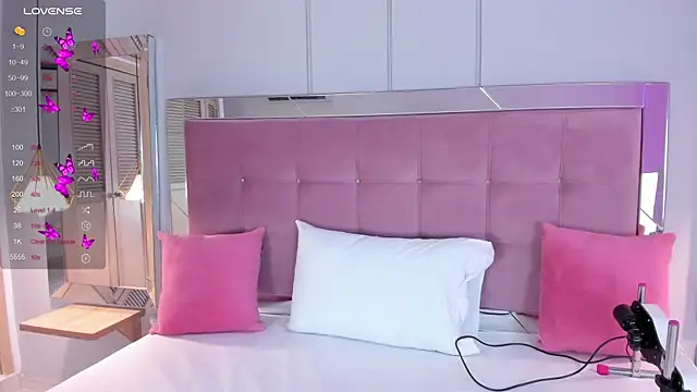 Snapshot of AkiraKings chatting on March 22, 2025, 3:20 am AkiraKings online show from March 22, 2025, 3:20 am