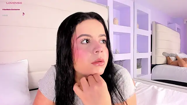 Snapshot of AkiraKings chatting on September 10, 2025, 11:43 am AkiraKings online show from September 10, 2025, 11:43 am