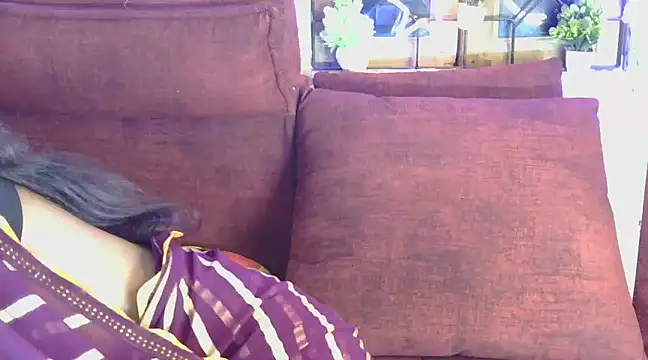 Snapshot of sexy_shivi chatting on December 4, 2024, 4:38 pm sexy shivi online show from December 4, 2024, 4:38 pm