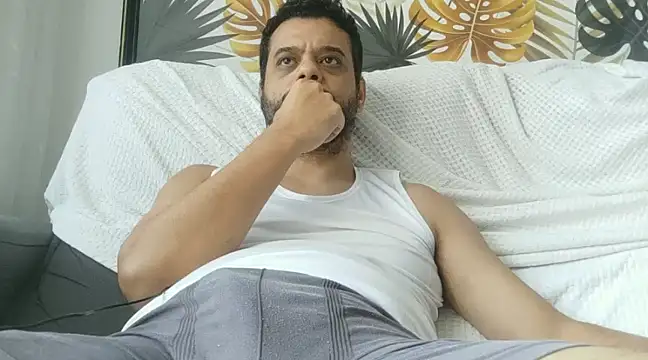 Snapshot of HornyBeachBoyBR chatting on March 18, 2025, 2:37 pm HornyBeachBoyBR online show from March 18, 2025, 2:37 pm