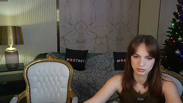 Brendi054 online show from December 15, 2024, 11:34 am