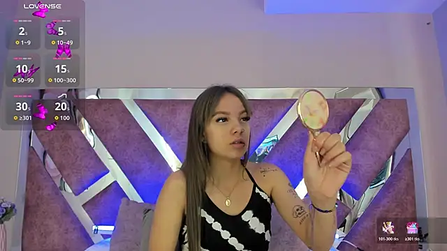 AmmyJones  online show from November 16, 2025, 2:44 pm