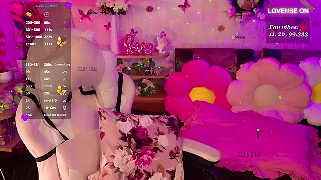 Miss SweetPeach online show from May 23, 2026, 8:24 pm