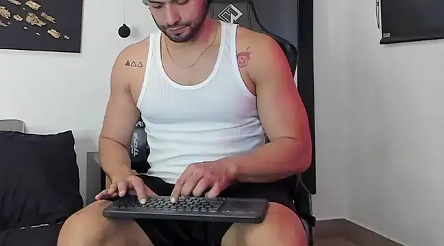 Snapshot of Dereck_vega chatting on December 28, 2024, 9:40 pm Dereck vega online show from December 28, 2024, 9:40 pm