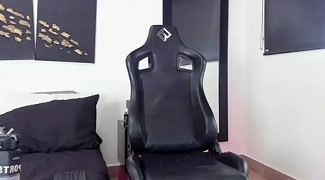 Snapshot of Dereck_vega chatting on February 8, 2025, 8:42 pm Dereck vega online show from February 8, 2025, 8:42 pm