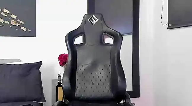 Snapshot of Dereck_vega chatting on March 8, 2025, 9:29 pm Dereck vega online show from March 8, 2025, 9:29 pm