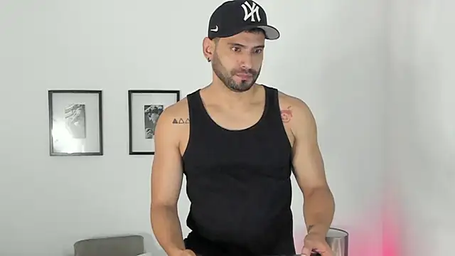 Snapshot of Dereck_vega chatting on November 1, 2025, 9:17 pm Dereck vega online show from November 1, 2025, 9:17 pm