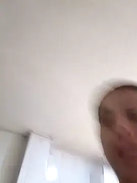 Nahiajhonson  online show from February 3, 2026, 1:05 pm