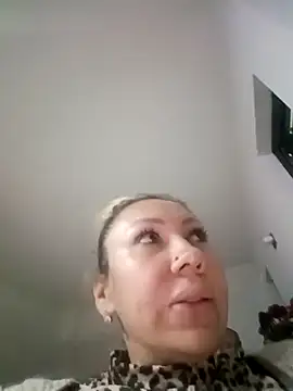 coral smitth online show from November 9, 2025, 6:28 pm