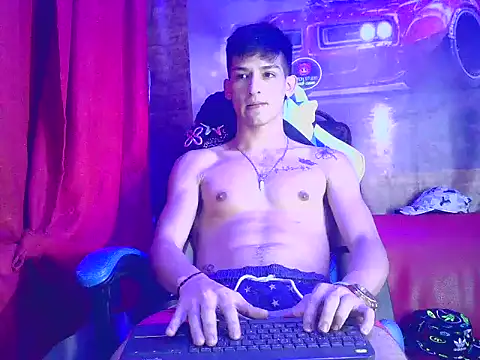 Snapshot of MasterSEX420 chatting on December 15, 2024, 6:07 am MasterSEX420 online show from December 15, 2024, 6:07 am