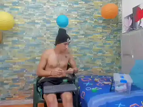 Snapshot of MasterSEX420 chatting on January 11, 2025, 7:59 pm MasterSEX420 online show from January 11, 2025, 7:59 pm