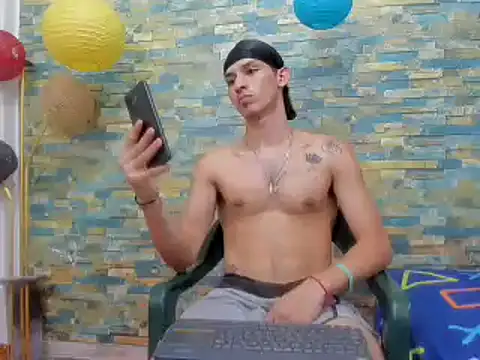 Snapshot of MasterSEX420 chatting on January 12, 2025, 8:25 pm MasterSEX420 online show from January 12, 2025, 8:25 pm