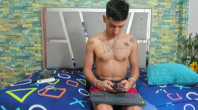 Snapshot of MasterSEX420 chatting on January 28, 2025, 4:29 am MasterSEX420 online show from January 28, 2025, 4:29 am