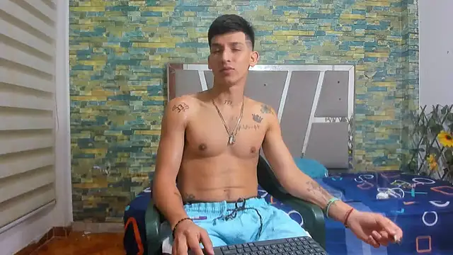 Snapshot of MasterSEX420 chatting on January 28, 2025, 1:05 pm MasterSEX420 online show from January 28, 2025, 1:05 pm