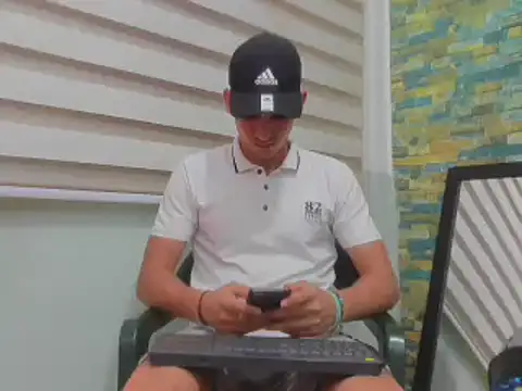 Snapshot of MasterSEX420 chatting on February 16, 2025, 5:48 pm MasterSEX420 online show from February 16, 2025, 5:48 pm