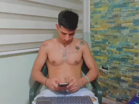 Snapshot of MasterSEX420 chatting on February 18, 2025, 6:37 pm MasterSEX420 online show from February 18, 2025, 6:37 pm