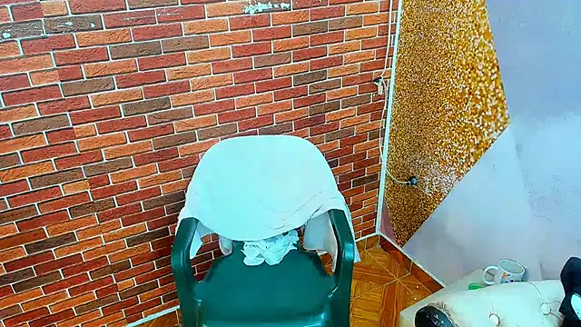 Snapshot of MasterSEX420 chatting on February 19, 2025, 6:32 pm MasterSEX420 online show from February 19, 2025, 6:32 pm