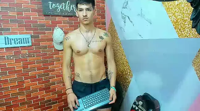 Snapshot of MasterSEX420 chatting on February 21, 2025, 3:21 pm MasterSEX420 online show from February 21, 2025, 3:21 pm