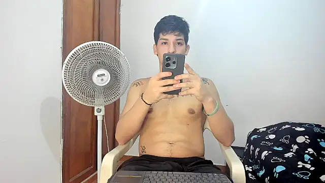 Snapshot of MasterSEX420 chatting on September 20, 2025, 11:17 pm MasterSEX420 online show from September 20, 2025, 11:17 pm