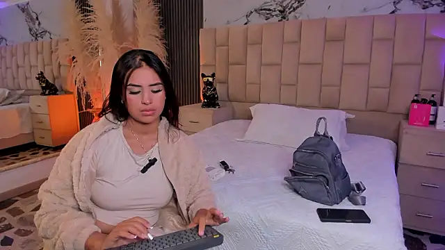 EmmaTorres  online show from February 1, 2026, 10:08 pm