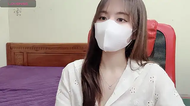 Snapshot of TrinhH_Nabbi chatting on February 27, 2025, 1:28 pm TrinhH Nabbi online show from February 27, 2025, 1:28 pm